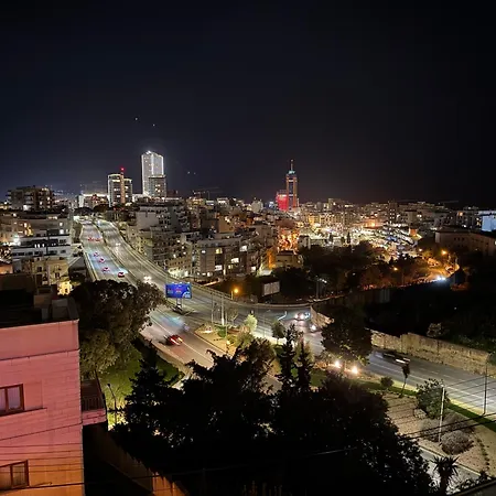 Luxury Penthouse With Large Terrace & Heated Jacuzzi Apartment *