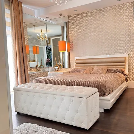 Luxury Penthouse With Large Terrace & Heated Jacuzzi *