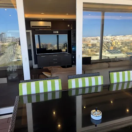 Apartment Luxury Penthouse With Large Terrace & Heated Jacuzzi *