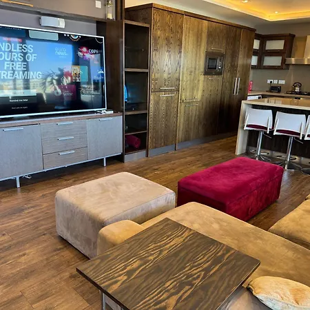 Luxury Penthouse With Large Terrace & Heated Jacuzzi * Saint Julian's