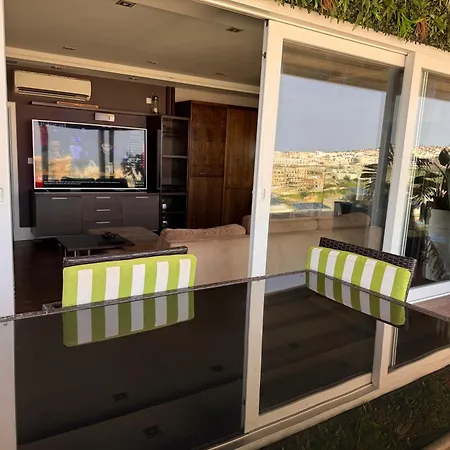 Luxury Penthouse With Large Terrace & Heated Jacuzzi * Saint Julian's