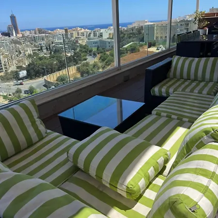 Luxury Penthouse With Large Terrace & Heated Jacuzzi Saint Julian's