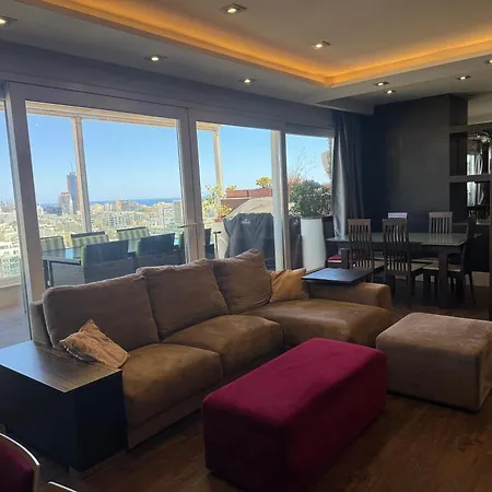 Luxury Penthouse With Large Terrace & Heated Jacuzzi *